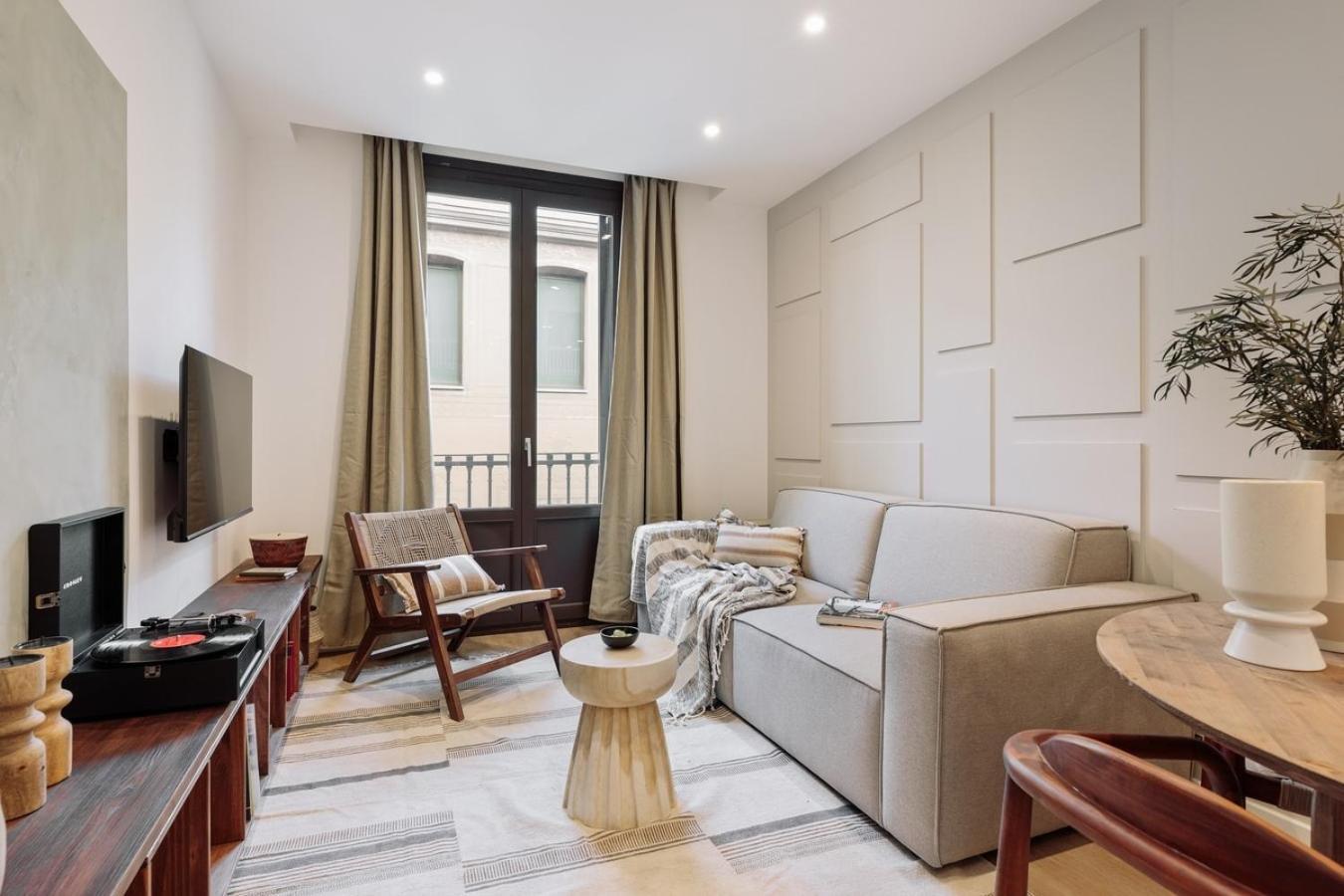 Pompei - 2 Bedrooms, Balcony And Terrace In Ciutat Vella Appartement
