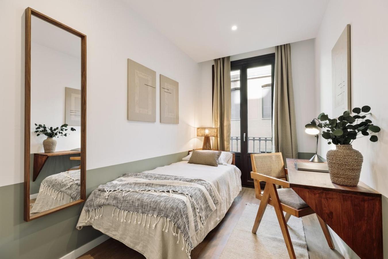 Pompei - 2 Bedrooms, Balcony And Terrace In Ciutat Vella Appartement *